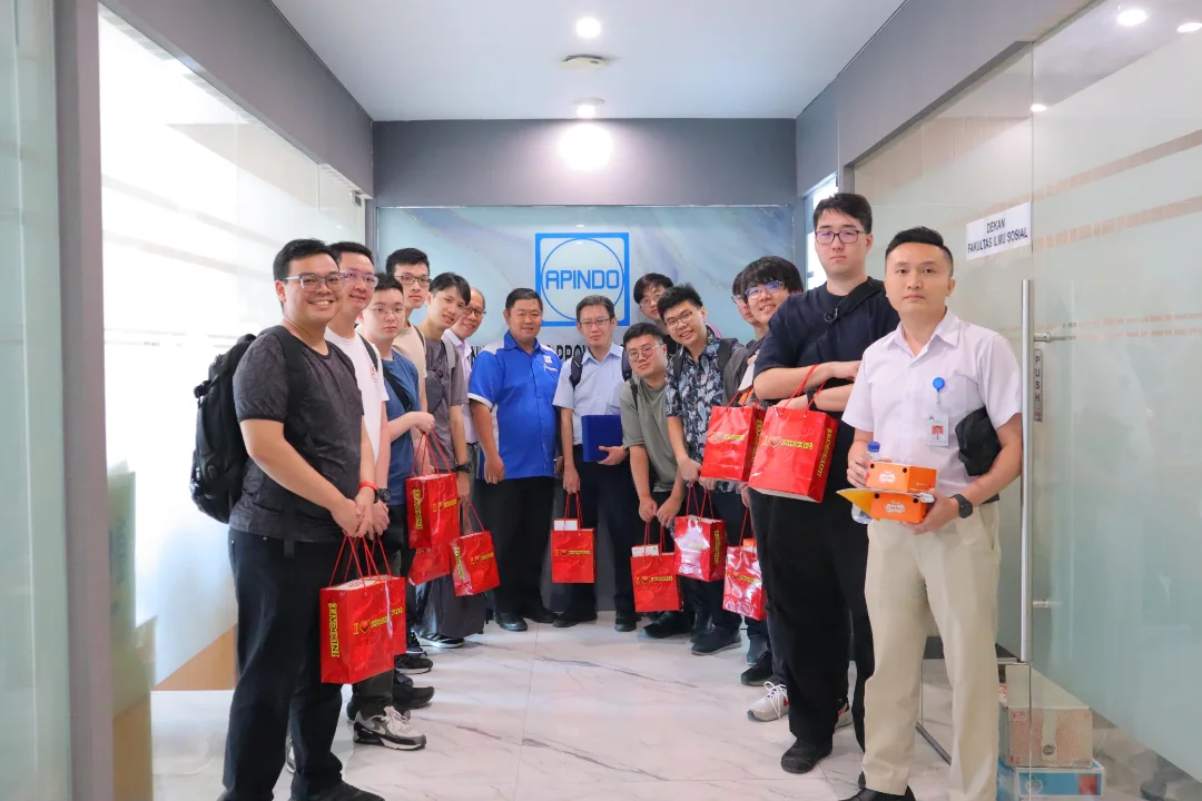 Kunjungan Dan Diskusi SIT X Universitas Mahkota Tricom Unggul ke DPP APINDO Sumatera Utara pada